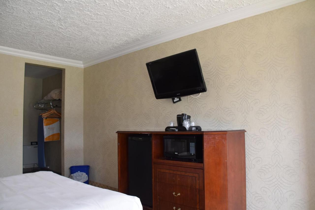 Festival Courtyard Inn 斯特拉福德 外观 照片