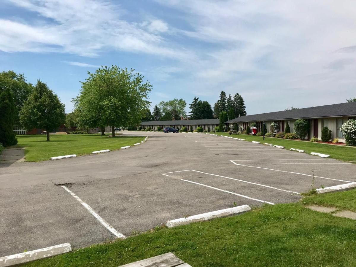 Festival Courtyard Inn 斯特拉福德 外观 照片